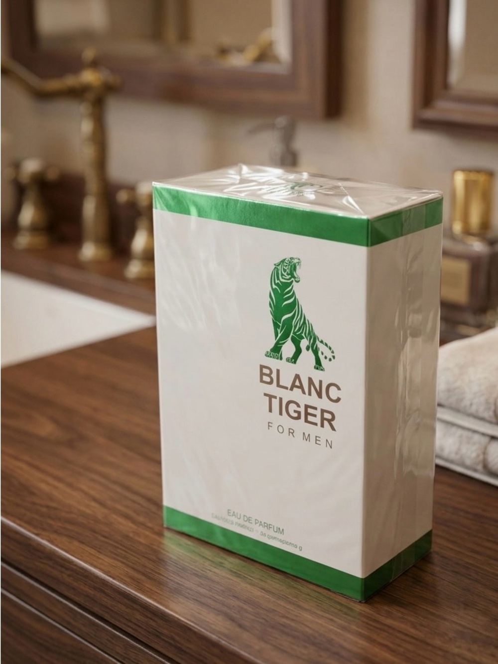 For Men Eau de Parfum — White & Green